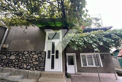 Casă individuală cu 5 camere în Periferie