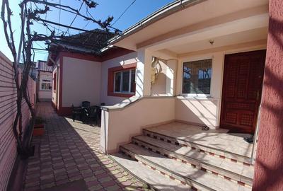Casă cu 5 camere cu Teren 347 Mp în Central - 7