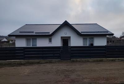 FARA COMISIOANE casa cu 4 camere 2 bai pe 400mp regim P+pod si terasa la cheie - 1