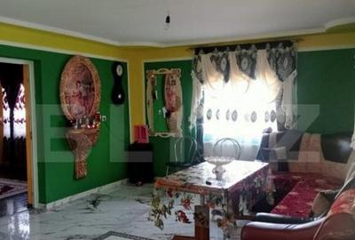 Casă cu 2 camere cu Teren 1500 Mp în Central