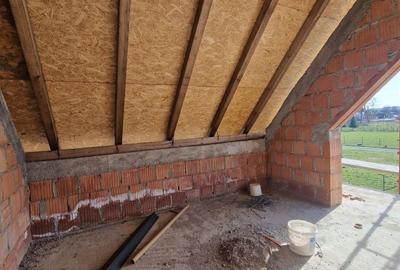 Casă cu 4 camere cu Teren 750 Mp în Coltău - 3