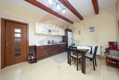 Casa 4 camere, mobilata si utilata, 2 389 m2. teren, Sanpetru! - 25