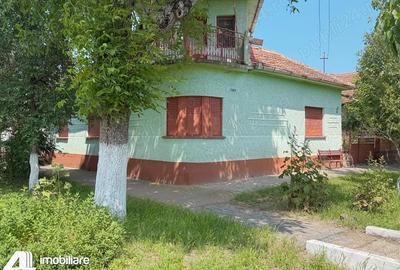 Casa 4 camere in Ineu str.Octavian Goga, teren 1079 mp pe col?