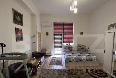 Apartament central de 3 camere ,terasa+curte privata,94 mp - 1