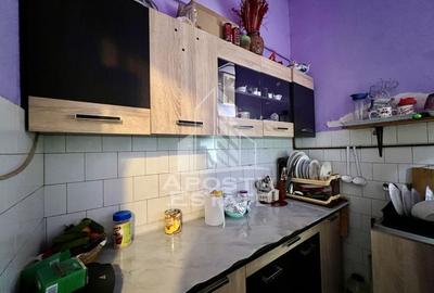 Apartament 3 camere, curte comuna, toate utilitatile, zona Lunei - 7