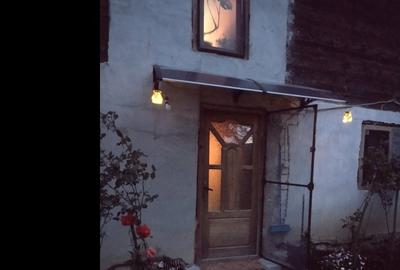 Casă individuală cu 3 camere cu Teren 8000 Mp în Central - 1