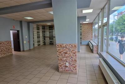 Spațiu comercial, de 141 mp, în Micro III - 6