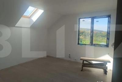 Casă cu 5 camere cu Teren 1050 Mp în Cătămărești - 1