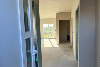 Casă cu 4 camere în Lazuri - 14