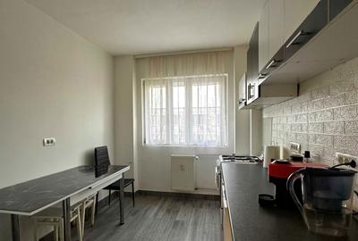Apartament cu 3 camere decomandat în Drumul Taberei - 2