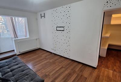 Apartament cu 3 camere semidecomandat în Dacia