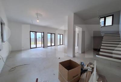 Casă cu 5 camere cu Teren 633 Mp în Moșnița Nouă
