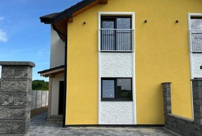 Duplex cu 3 camere cu Canalizare în Moșnița Nouă