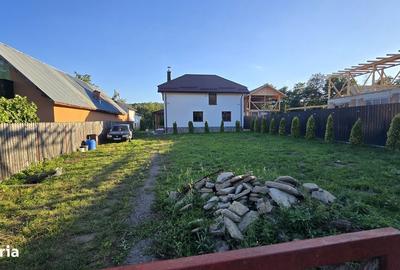 Casă cu 4 camere în Izvoarele - 7