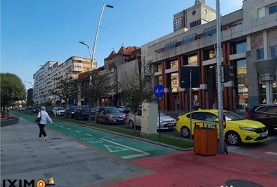 Spațiu comercial, de 80 mp, în Central - 3