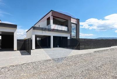 Casa noua, arhitectura moderna, individuala