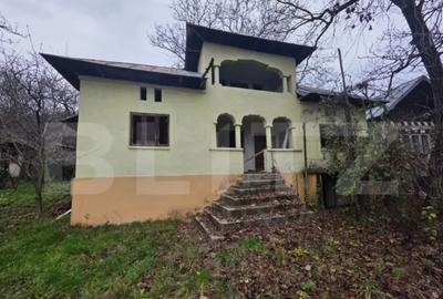 Casă cu 4 camere cu Teren 4332 Mp în Central - 2