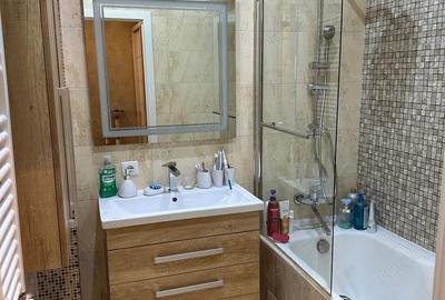 Apartament cu 2 camere decomandat în Tei