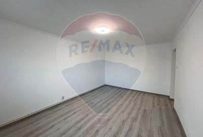 Apartament cu 3 camere de vânzare strada BICAZ zona URA - 4