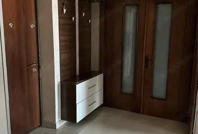 Apartament cu 2 camere decomandat în - 4