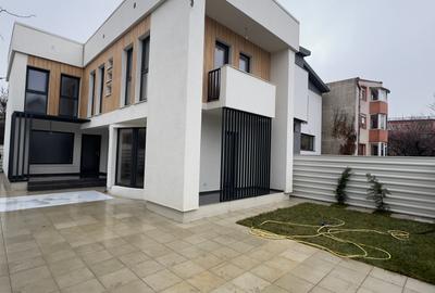 Casă cu 4 camere cu Teren 200 Mp în Valea Rosie