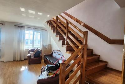 Apartament cu 5 camere decomandat în Craiovei - 4