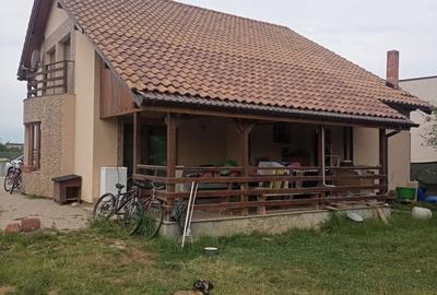 Casă cu 4 camere în Păulești - 2