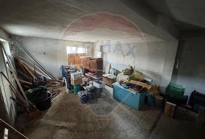 Casă cu 6 camere cu Teren 1263 Mp în Dărmănești - 39