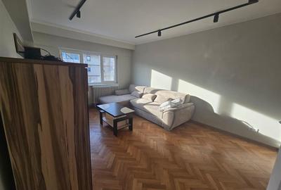 Apartament cu 3 camere decomandat în Central - 4