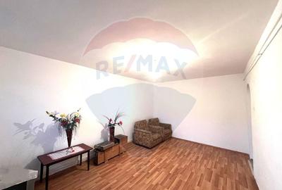 Apartament cu 3 camere decomandate de vanzare in zona Republicii - 2