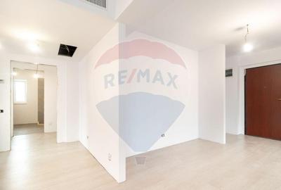 Apartament cu 3 camere semidecomandat în Dămăroaia - 12
