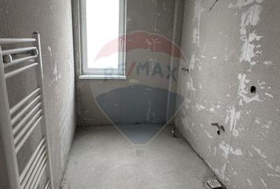 DE VANZARE - Apartament 3 camere, decomandat, Str. Victoriei - 5