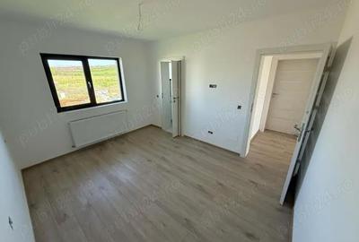 Casă cu 5 camere cu Teren 490 Mp în Păulești - 3