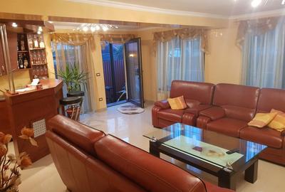 Casă cu 4 camere cu Canalizare în Central - 8