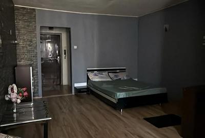 Garsonieră decomandată în Titan - 3