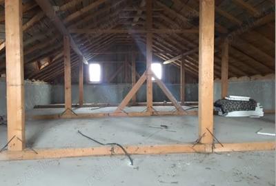 Vand casa la gri cu vedere panoramica la Lacul Fundeni - 2