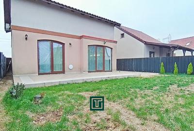 Casă modernă cu 5 camere de vânzare în cartierul Westfield, Arad - 1