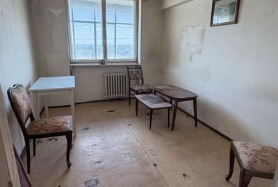 Apartament cu 3 camere decomandat în Ferentari - 1