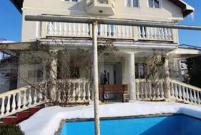 Casă cu Teren 1000 Mp în Central