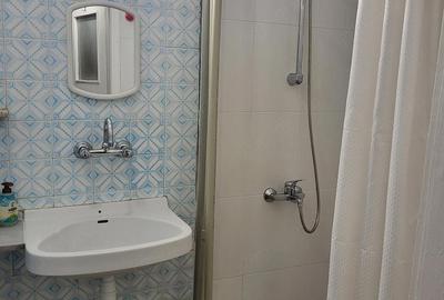 Garsonieră decomandată în Romană