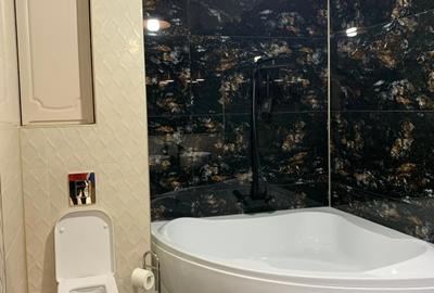 Apartament cu 3 camere decomandat în Central - 1