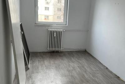 Apartament cu 3 camere decomandat în Mărășești - 3