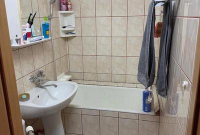 Apartament cu 3 camere semidecomandat în Florilor - 1