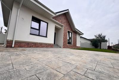 Casa - 4 camere - Canalizare/Apa - Asfalt - Gaze/Curent - Darza Crevedia - 3