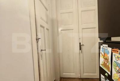 Apartament cu 3 camere semidecomandat în Central