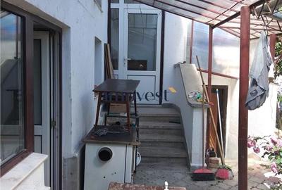 Casă cu 6 camere cu Teren 600 Mp în Păulești - 7