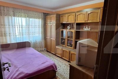 Apartament 2 camere , cu 2 balcoane si pivnita , zona Micro 17 - 10