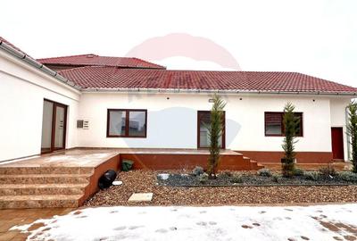 Casă de vânzare în zona Oncea, Str Ion Bogdan, teren 2.000 mp - 2