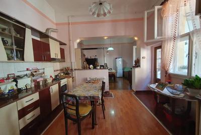 Apartament 4 camere ultracentral - 1