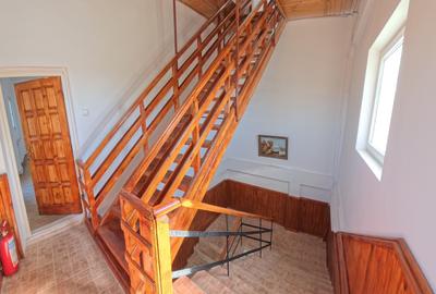 Casă individuală cu 12 camere cu Canalizare în Cățelu - 8